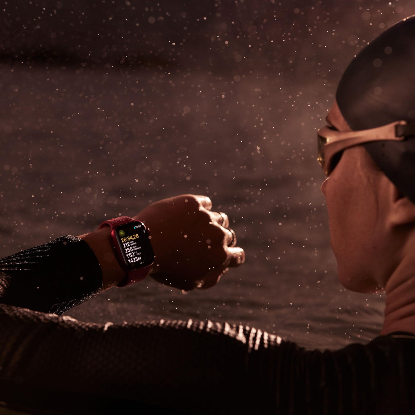 Apple Watch Series 9 (GPS + Cellular, 45 mm) Smartwatch mit Aluminiumgehäuse und Sportarmband M/L in Mitternacht. Fitnesstracker, Blutsauerstoff und EKG Apps